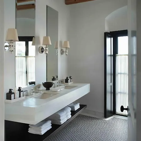 Plaza 18 - Grupo Califa ホテル